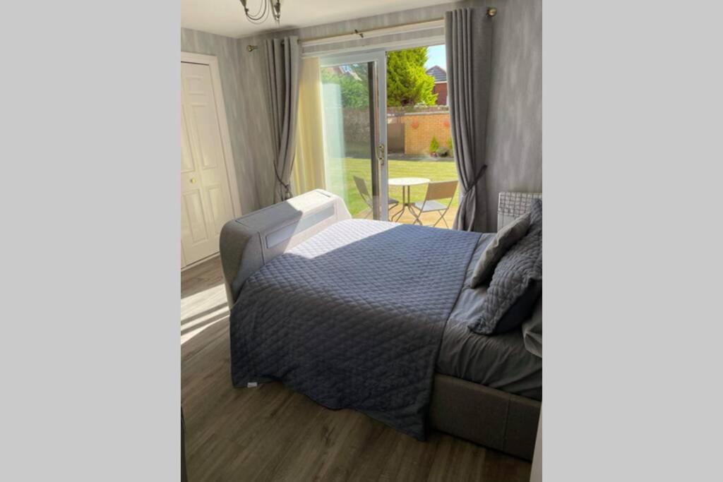Largs Sea Front, Modern Apartment Eksteriør bilde